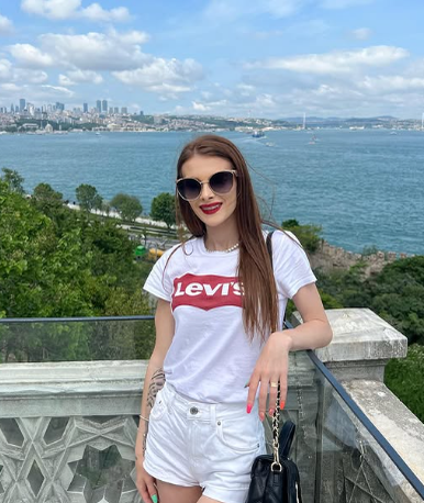 Teodora Marcu de la Insula Iubirii a fost împușcată MORTAL! Tânăra, însărcinată pentru a doua oară, era alături de fetița ei de 3 ani când s-a întâmplat nenorocirea