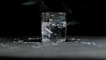 Trucul viral: cum să-ți crești pH-ul apei fără aparate? Devine miraculoasă