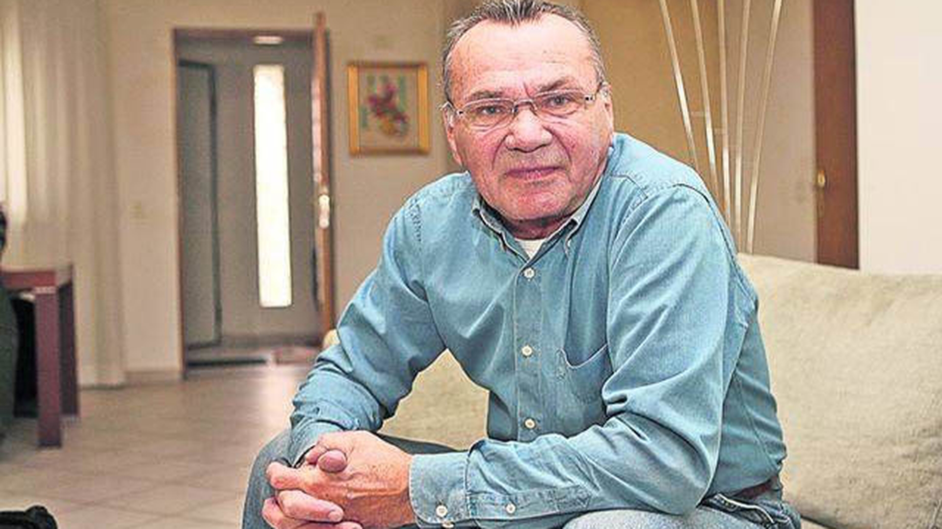 Moartea lui CORNEL PATRICHI a provocat multă suferinţă! Mesajele cutremurătoare de pe coroanele cu flori aduse de oamenii care l-au apreciat