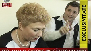 VIDEO Teo a gatit un tort alaturi de fiica ei, Maia! "Mi-a dat o furculita traditionala, din lemn ca sa gust din tort!"