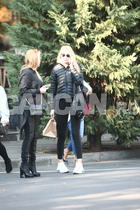 ALINA BORCEA şi VALENTINA PELINEL au ieşit ca fetele în oraş! Cum au fost fotografiate