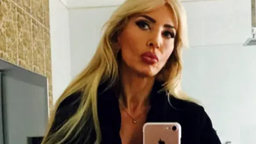GALERIE FOTO SENZAŢIONALĂ. Sexy-patroneasa MedLife a cucerit reţelele de socializare cu apariţii năucitoare în oglindă. Milionăreasa e ”Regina selfiurilor” din lumea bună!