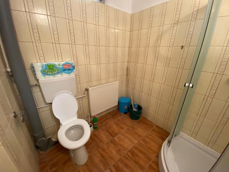 Dezastrul lăsat de românii care au stat într-un centru de carantină din Galați. Viceprimar: „Cine este om și cine câine?”. Imagini greu de privit