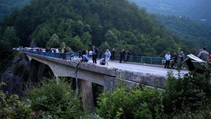 ULTIMA ORA! Peste 20 de morti în China, după ce un autobuz s-a prabusit intr-o prapastie