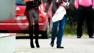 A lasat-o in ploaie!