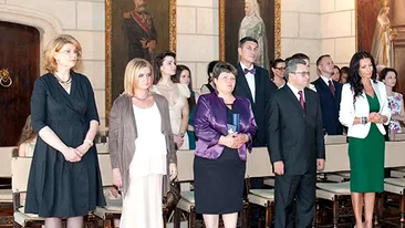 Imagini de la decorarea Mihaelei Radulescu! Vedeta a primit Medalia Regele Mihai I Pentru Loialitate