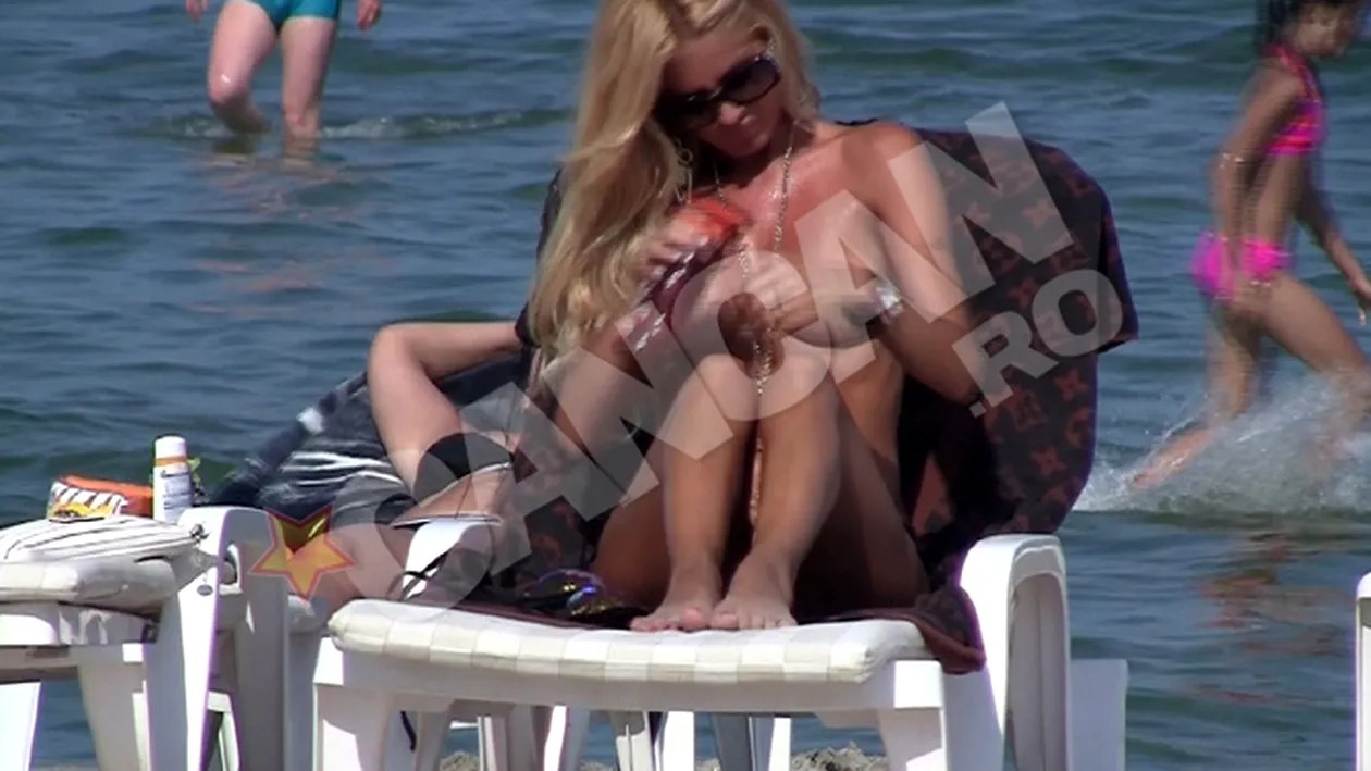 VIDEO Rosse-Marie face plaja topless! VEZI AICI  ce sani apetisanti are blonda