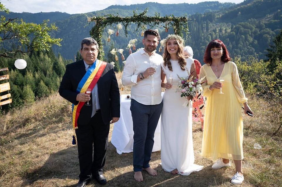 Căsătoria a fost oficiată la 1.283 de metri altitudine, în vârful muntelui