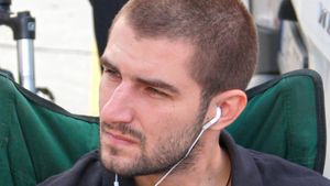 Motociclistul Cătălin Cazacu are un sezon de vis: e favorit în Campionatul European şi are o nouă „muză”