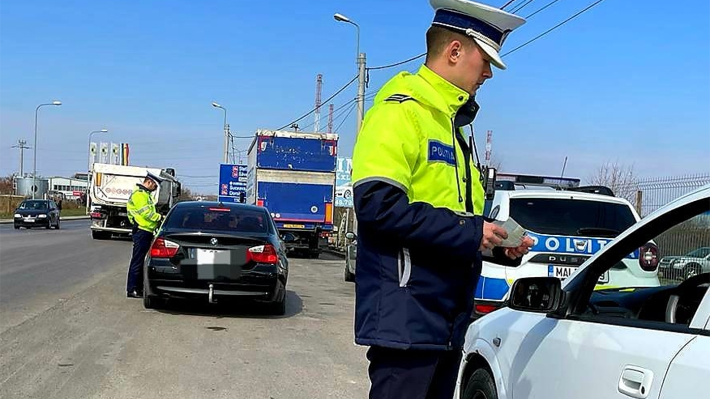 Greșeala care te poate lăsa fără 725 de lei și fără permisul de conducere. Mulți șoferi români o fac, fără să vrea