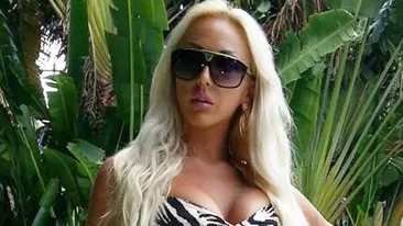 Alexandra s-a dezbracat apoi a facut asta! Intra sa vezi cea mai tare fotografie cu fiica lui Carmen Harra