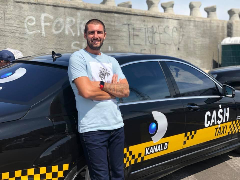 Cătălin Cazacu s-a cuplat cu o sexy prezentatoare