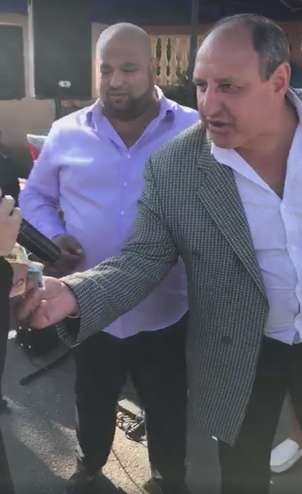 Petre Geamănu' şi Chinezu' insistă cu dedicaţiile