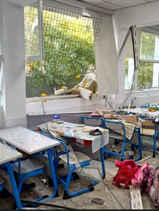 Clasele de curs ale Liceul Teoretic ”Dimitrie Bolintineanu” au fost distruse din cauza exploziei/ sursă foto: ISU București