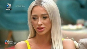 Bătaie între fete, la Puterea Dragostei de la Kanal D! „Toți sunteți contra mea. Invidioaselor, răutăcioaselor!”