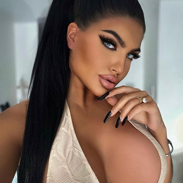 Cei peste 13.000 de urmăritori se pot declara mulțumiți de conținutul pe care Milana îl încarcă pe Instagram