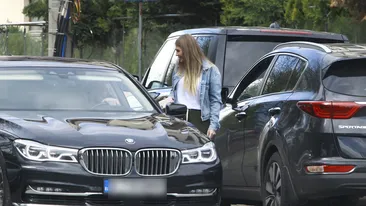 ”Trădare” între fotbaliştii lui Reghe?! Aflată în divorţ cu Gabi Enache, soţia acestuia a luat un prânz discret cu… un coleg de la FCSB!