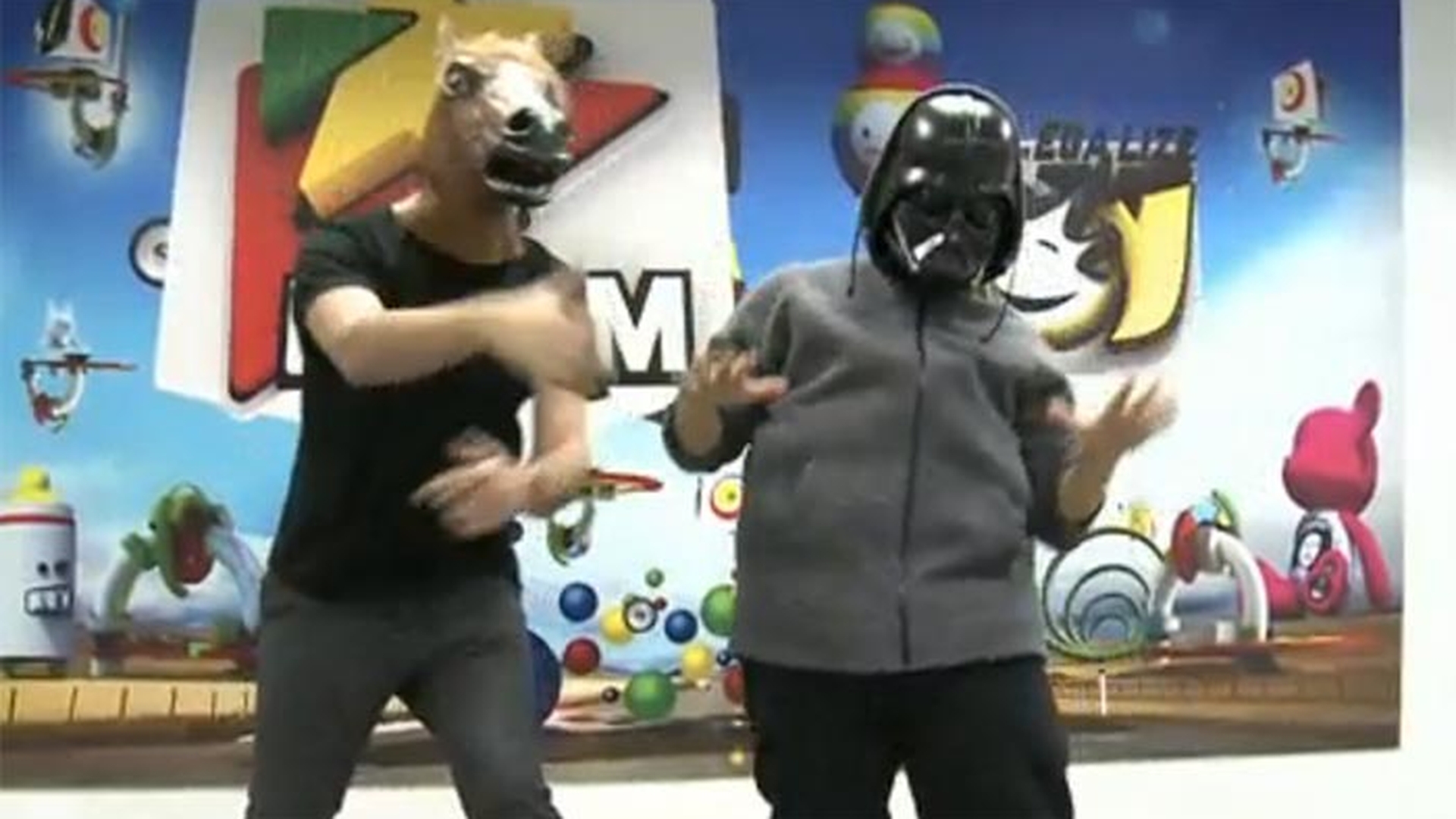Cea mai tare parodie dupa Puya - Maidanez: "Esti un englez si-o sa te stresez / Uite! Nu e mingea!". Piesa dedicata englezilor