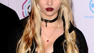 Taylor Momsen este "workaholica" la doar 17 ani!