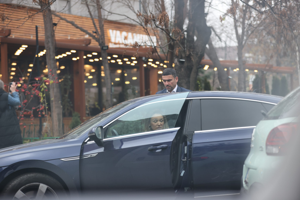 Așa îl "răsfață" Carmen Negoiță pe logodnicul ei