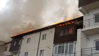 O femeie însărcinată, expusă la fum în urma incendiului de la blocurile din Chiajna, dusă la spital | VIDEO