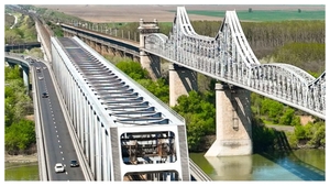 Se modifică sistemul de plată a taxei de pod la Fetești–Cernavodă. Care vor fi tarifele pentru 2026 și ce amenzi riscă șoferii