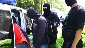 Cetățean britanic urmărit pentru trafic de minori, prins într-o localitate din județul Arad