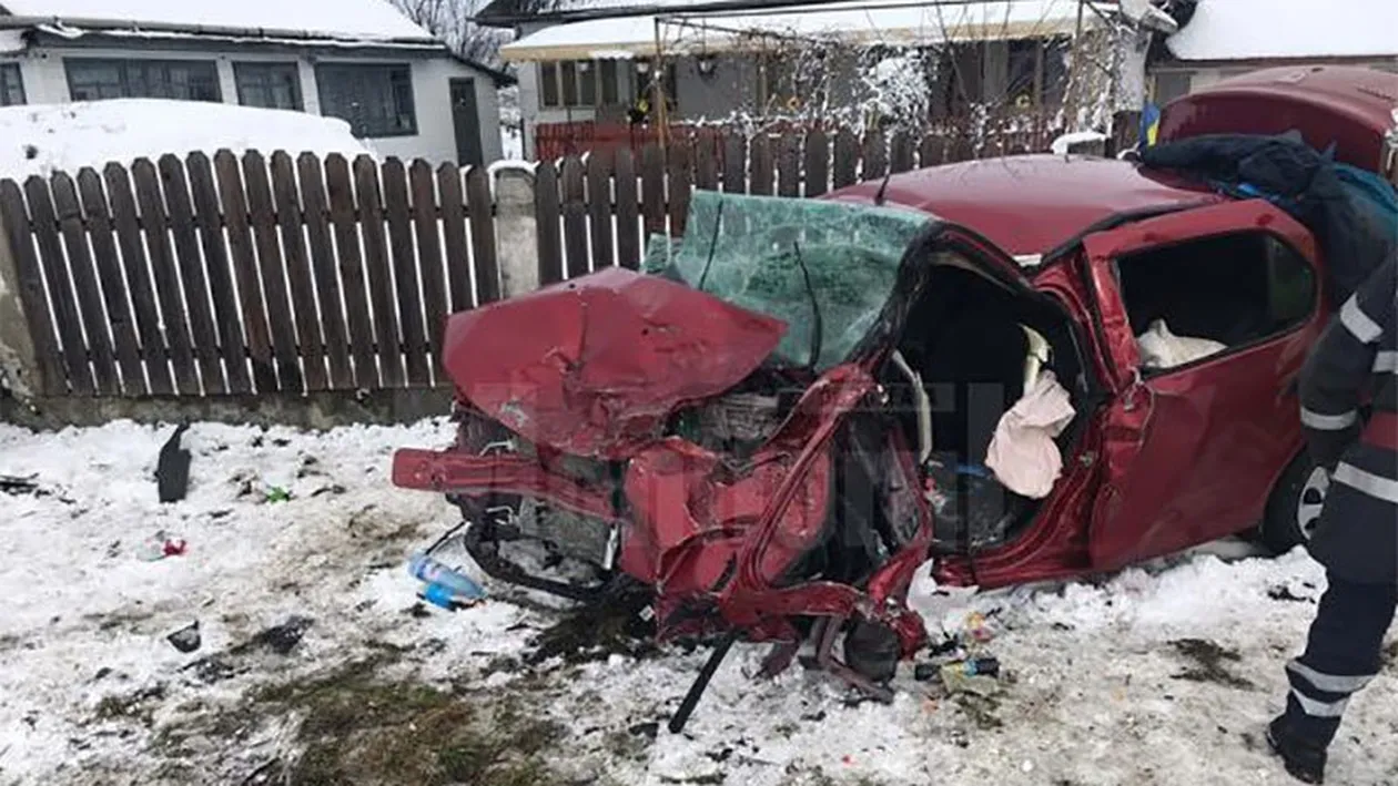 Tragedie fără margini. Tatăl şi fiul au murit, mama în stare gravă la spital în urma unui grav accident rutier