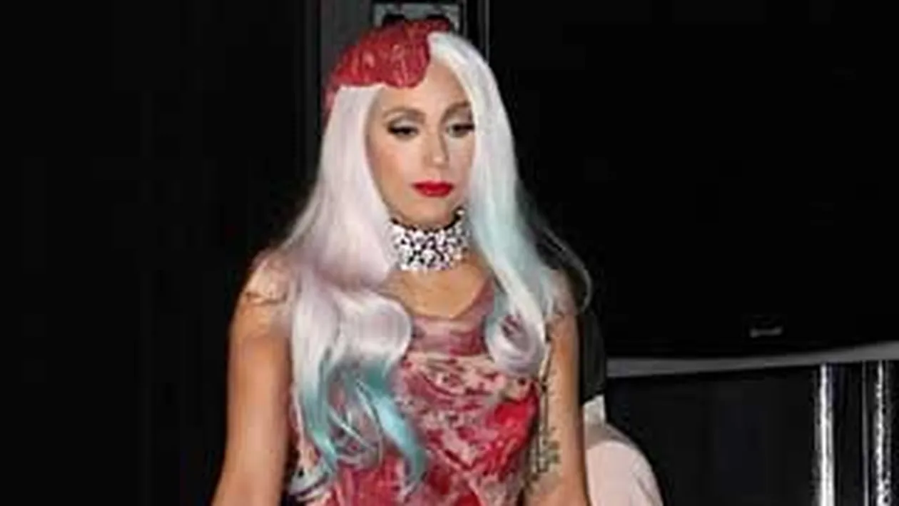 VIDEO Parerea romanului de rand despre Lady GaGa: Sa cante mama, dar nu in rochie de carne si cu coarne in cap! Are dreptate domnul Becali