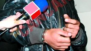 Papan, in celula cu doi asasini