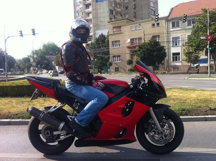 Gabriel avea 30 de ani, era căsătorit şi avea un copil.