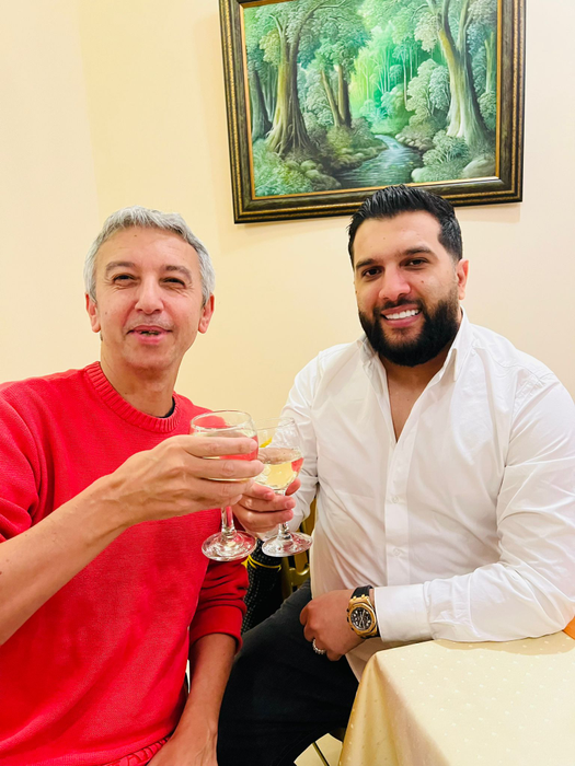 Tzancă Uraganu și Dan Diaconescu închină un pahar (Foto: CANCAN.RO)