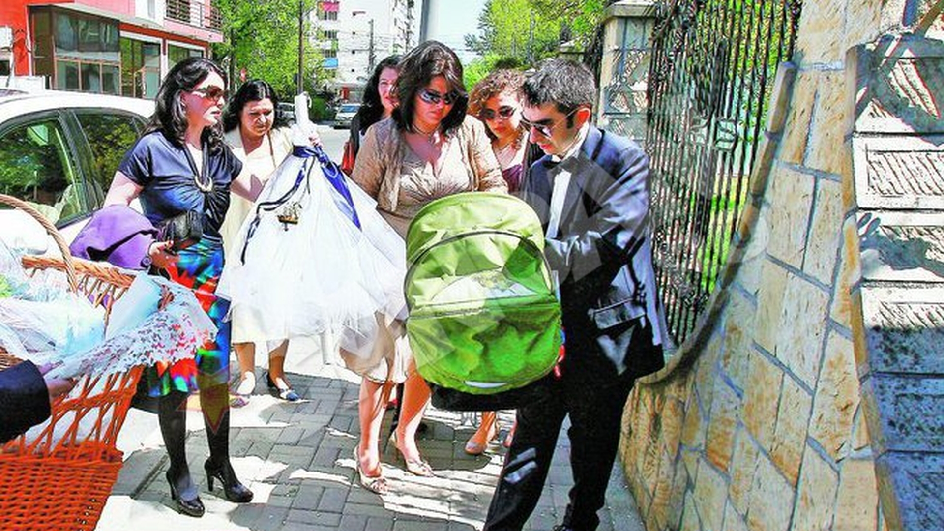 Carcotasul Gainusa si-a botezat baiatul intr-o discretie totala