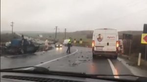 Bihor: Doi morți și doi răniți, după ce o autobetonieră a izbit violent o maşină