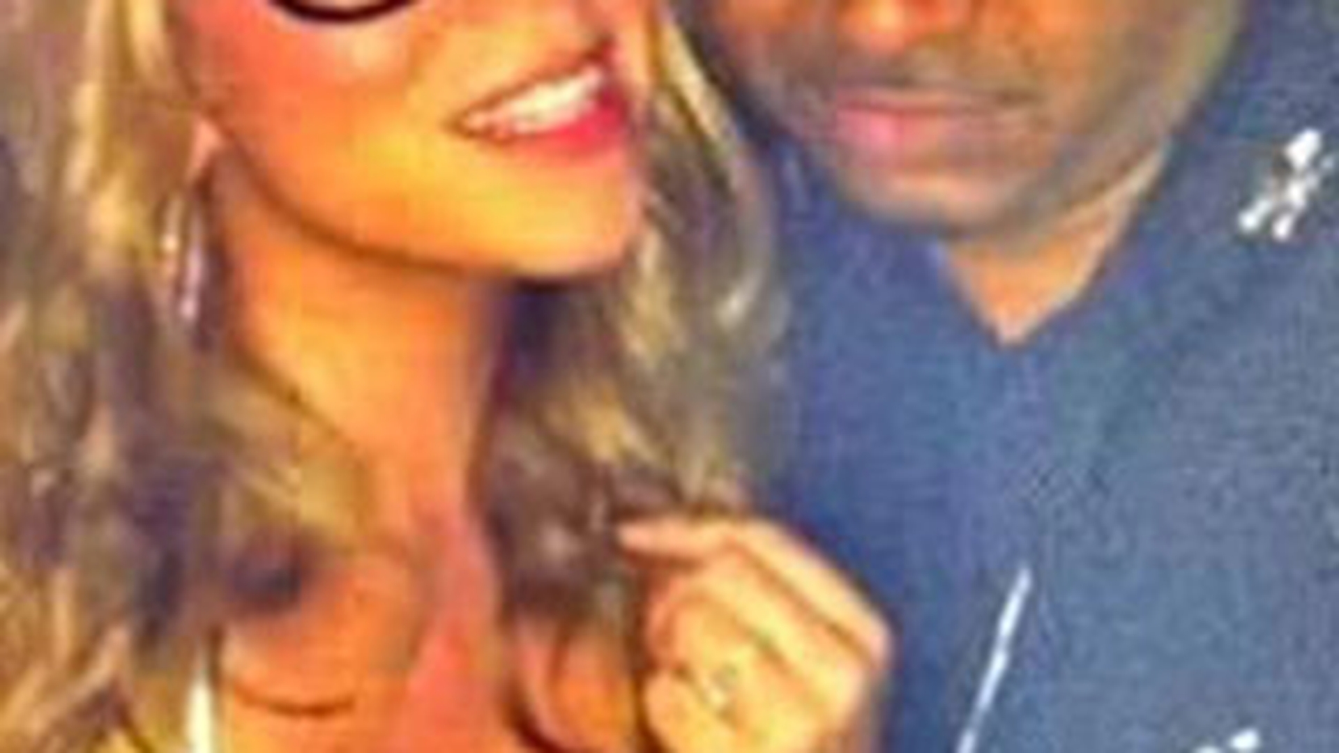 Mariah Carey s-a saturat de viata de femeie maritata! A iesit la agatat in club si a flirtat fara retineri cu un barbat misterios