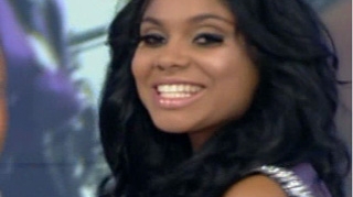 Laurette debuteaza ca MC in Princess Club. La prima aparitie mondena ca mamica, ea va alege cel mai sexy fund din showbiz!