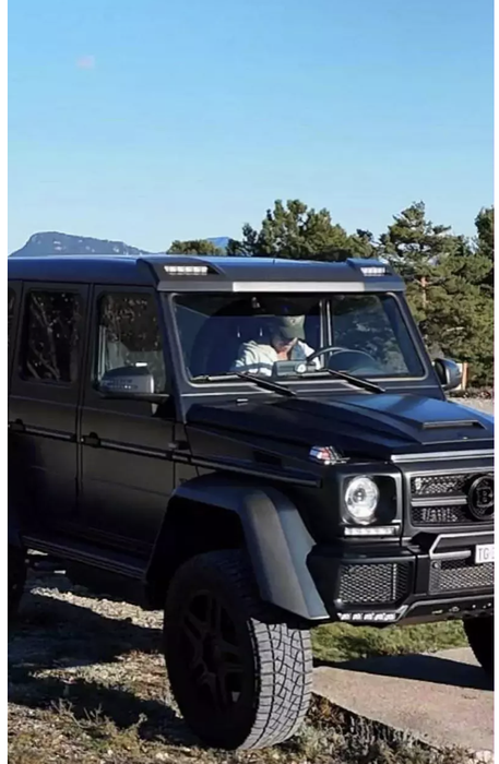 Mașinile de lux ale legendarului parașutist Felix Baumgartner, scoase la vânzare! Cu cât poți achiziționa Lamborghini, McLaren și Mercedes G500 Brabus