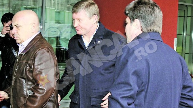 Miliardarul Rinat Ahmetov a lasat siguranta personala pe locul doi. Cel mai bogat om din Ucraina, cu doar doi bodyguarzi in Romania