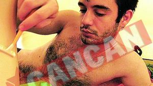 S-a pozat cum radea parul pubian al iubitei