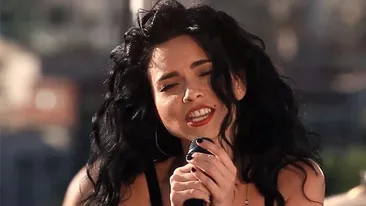 Inna, in bratele unuia dintre cei mai cunoscuti cântăreti din lume! Cine este superstarul care o face atât de fericită?