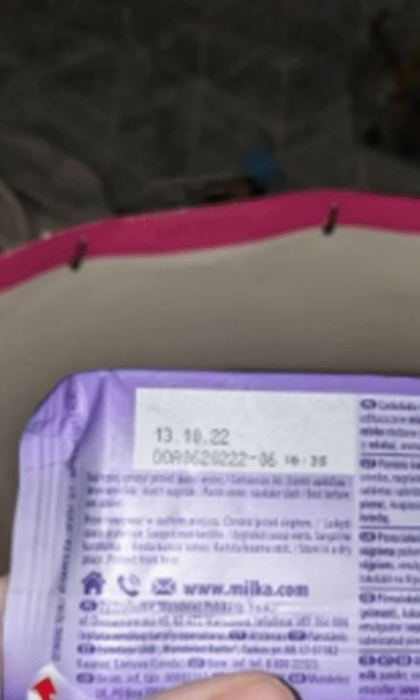 Nu e un banc! O femeie a făcut plângere, după ce și-a deschis cadoul de la un coleg de Secret Santa. Ce primise, de fapt