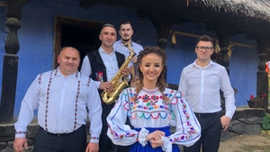 Cântăreața Lavinia Pop, amintiri emoționante: ”Învățam cântece patriotice vechi cu bunica mea, mă imaginam în...”