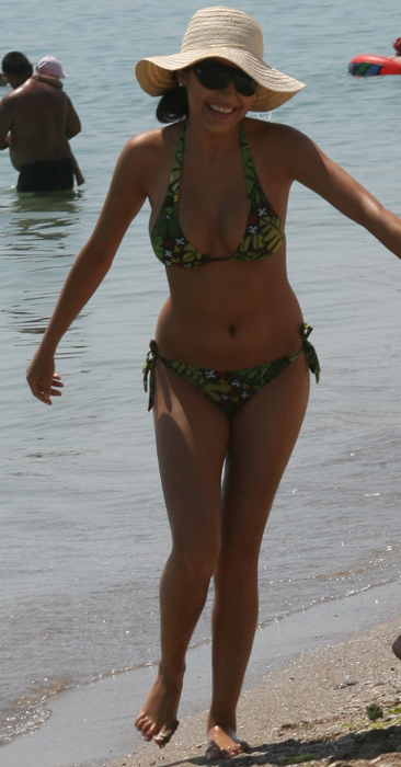 Avem singurele imagini cu Andra Măruță în costum de baie. Cum arată trupul ei, de fapt, și de ce îl ascunde