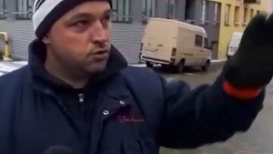 Bărbatul care s-a aruncat de la etajul 10 cu fiica sa de trei luni şi jumătate în braţe lucra în domeniul IT. “A căzut pe o mașină, nu am putut să mă uit!”