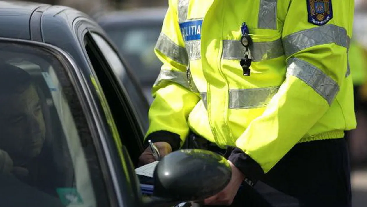 Politistii au avut un soc cand au vazut cine e la volan! I-au luat carnetul pentru viteza!