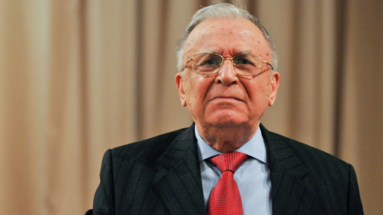 Sosia lui Ion Iliescu a dat lovitura! Controlează afaceri de zeci de milioane de lei. Cu ce se ocupă acum Cristian Grețcu, fostul membru al trupei Divertis