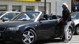 Ovidiu Lipan Ţăndărică nu se dezminte! El este ultimul Casanova adevărat: decapotabilă şi…