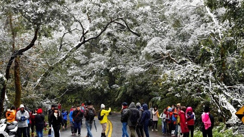 Nu s-a mai intamplat asta pana acum! Oamenii au murit de frig in Taiwan! Minime record de temperatura!
