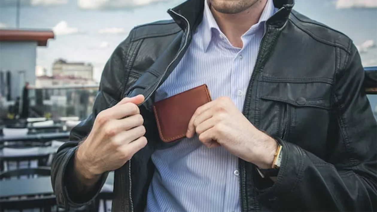 Cel mai inteligent hoț din lume. Cum s-a dat de gol un român, după ce a furat un portofel în Italia