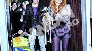 Elena Gheorghe se teme ca bebelusul ei sa nu se sufoce in somn. Verifica tot timpul daca mai respira